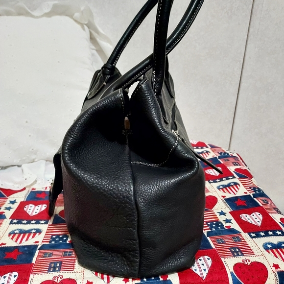 GIANI BERNINI BLACK LEATHER SHOULDER BAG - Picture 2 of 11